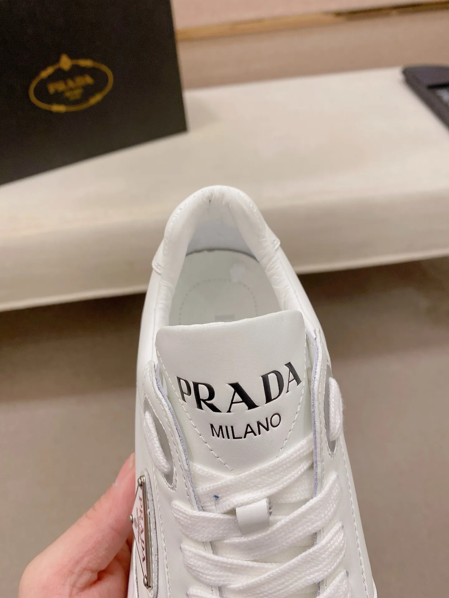 Factory price 600💰 ✔️✔️✔️Higher version High-quality new PRADA (Prada) counters are on the market at the same time. The new men's shoes and 😘fabrics are made of selected first-layer cowhide with superb craftsmanship. Lining: Full cowhide lining. 👍🏿 High-end ☄️ air-cushion molded anti-slip rubber outsole, exquisite lines, simple and elegant, comfortable and high-end for leisure travel. Code number: 38 to 44. 45.46 customized